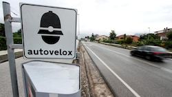 Eine Radarfalle in Italien (Bild: Antonio Nardelli – stock.adobe.com)