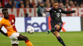 Leroy Sane (r.) wird den FC Bayern wohl für Galatasaray verlassen. (Bild: AFP/APA/MICHAELA REHLE)